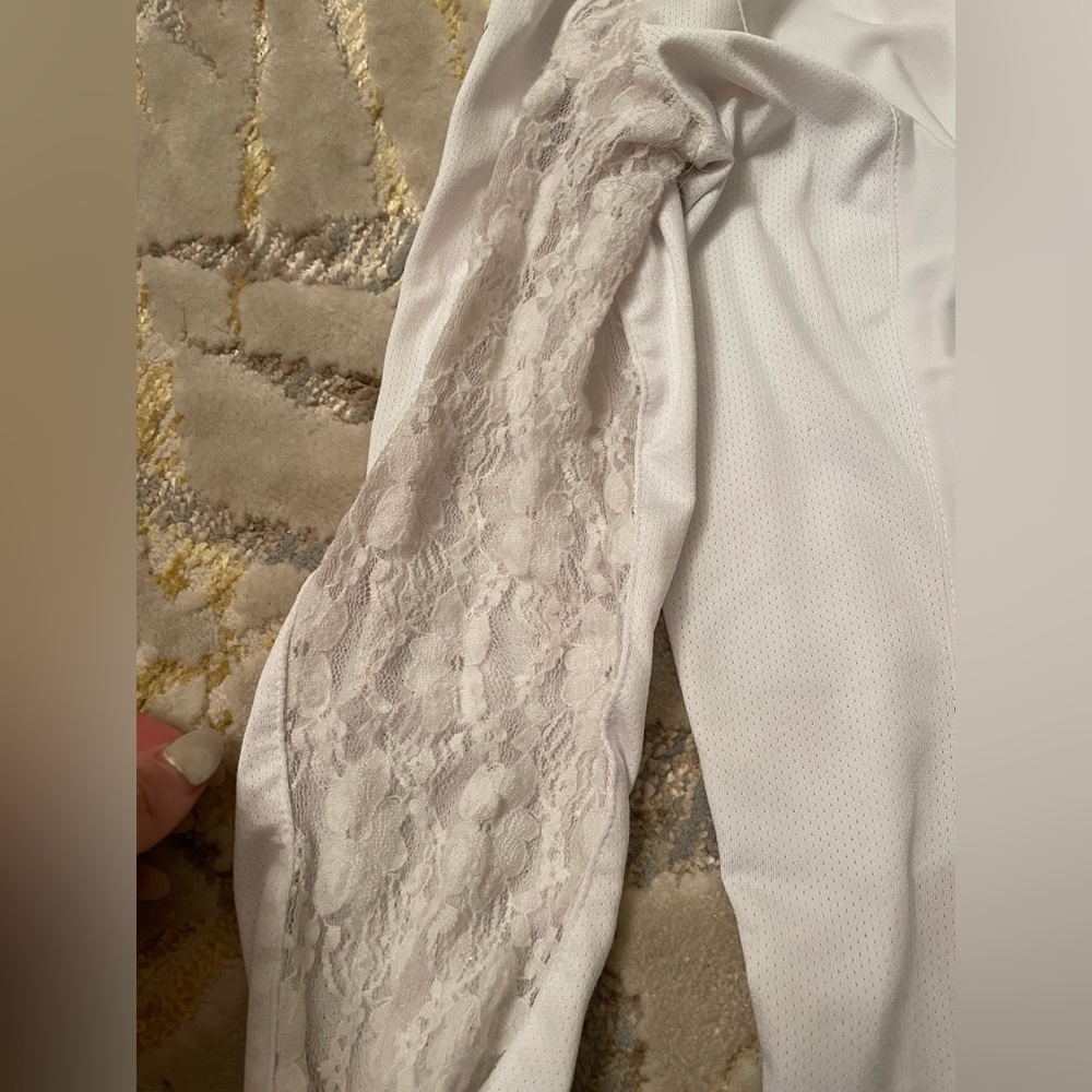White Romfh Show Shirt with lace
